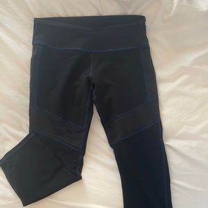 Fabletics size 4, capri leggings